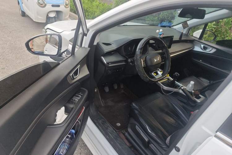 Used Wuling Jiachen 2022 1.5L Manual Comfort Edition Driver Seat