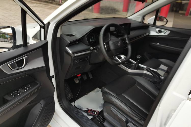 Used Wuling Jiachen 2022 1.5T Manual Light Enjoyment Dynamic Version Driver Seat