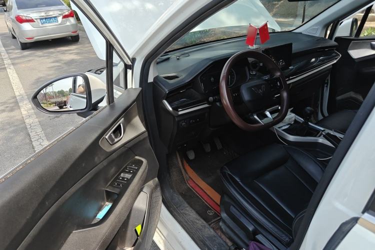 Used Wuling Jiachen 2022 1.5L Manual Enjoyment Elite Model Driver Seat