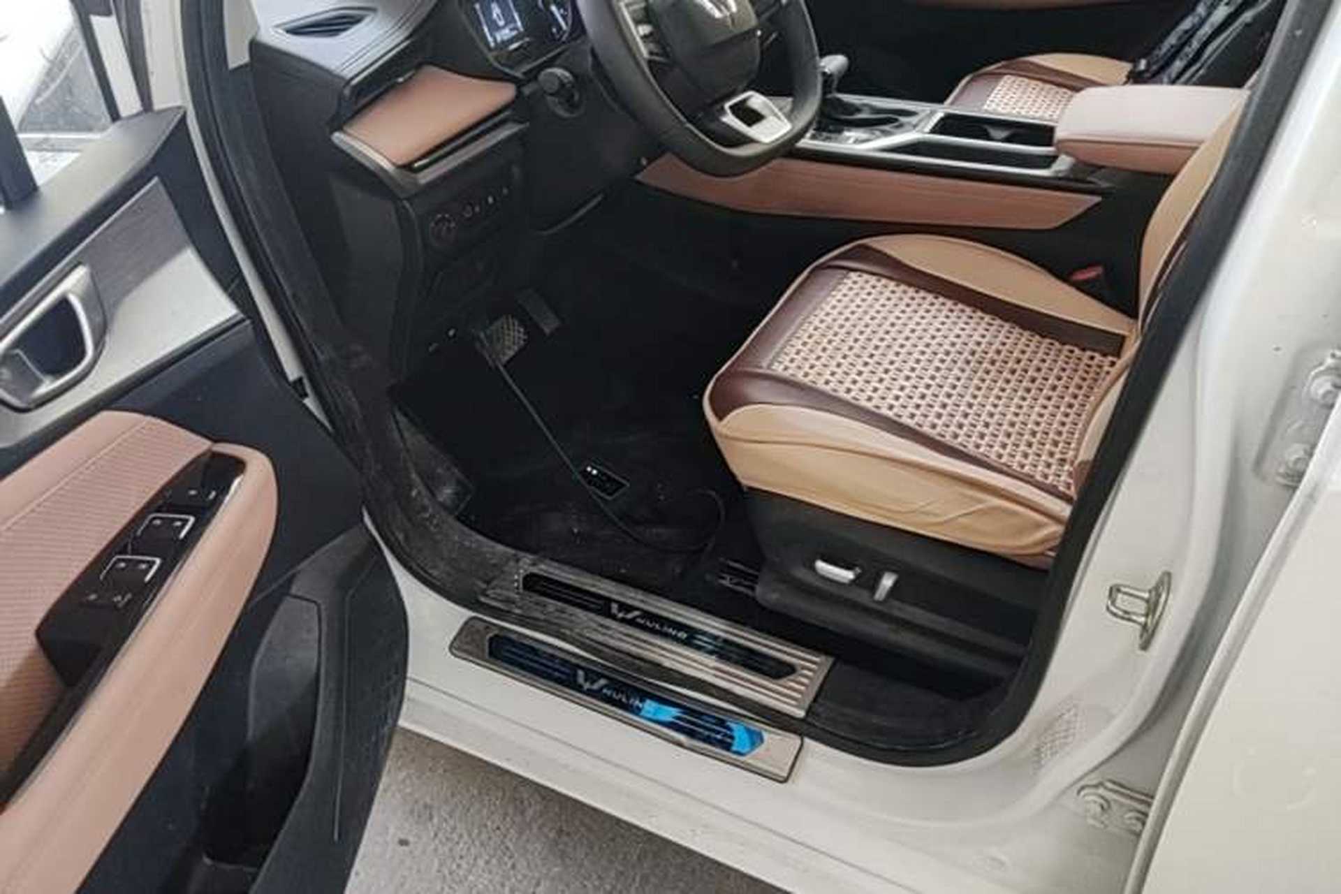 Used Wuling Jiachen 2022 1.5T CVT Deluxe Flagship Edition Driver Seat