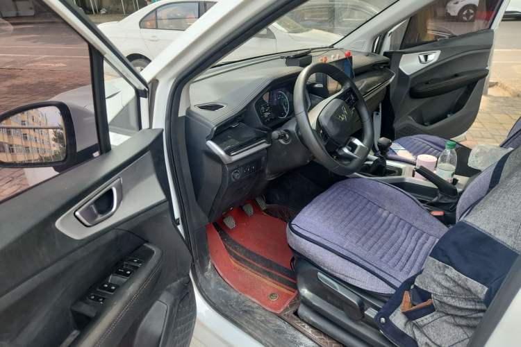 Used Wuling Jiachen 2022 1.5L Manual Light Comfort Edition Driver Seat