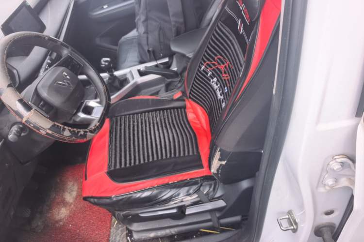 Used Wuling Jiachen 2022 1.5L Manual Light Comfort Edition Driver Seat
