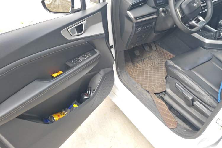 Used Wuling Jiachen 2022 1.5L Manual Comfort Edition Driver Seat