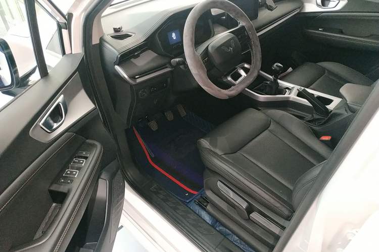 Used Wuling Jiachen 2022 1.5L Manual Light Comfort Edition Driver Seat