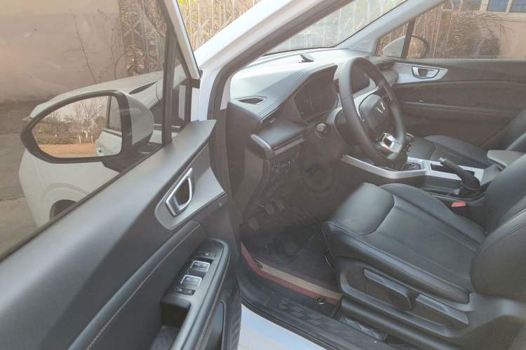 Used Wuling Jiachen 2022 1.5L Manual Comfort Edition Driver Seat