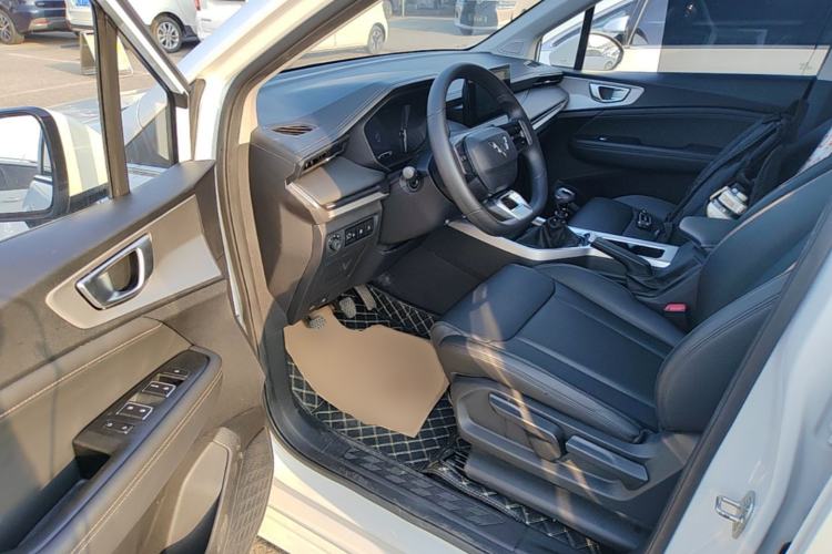 Used Wuling Jiachen 2022 1.5L Manual Comfort Edition Driver Seat