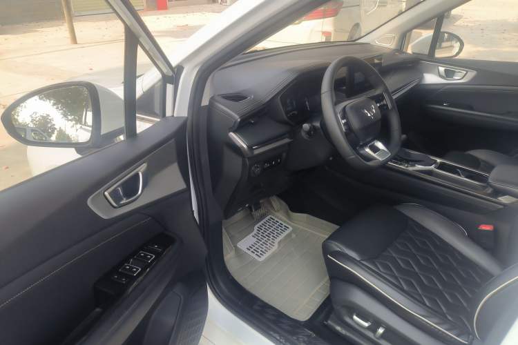 Used Wuling Jiachen 2022 1.5T CVT Deluxe Flagship Edition Driver Seat