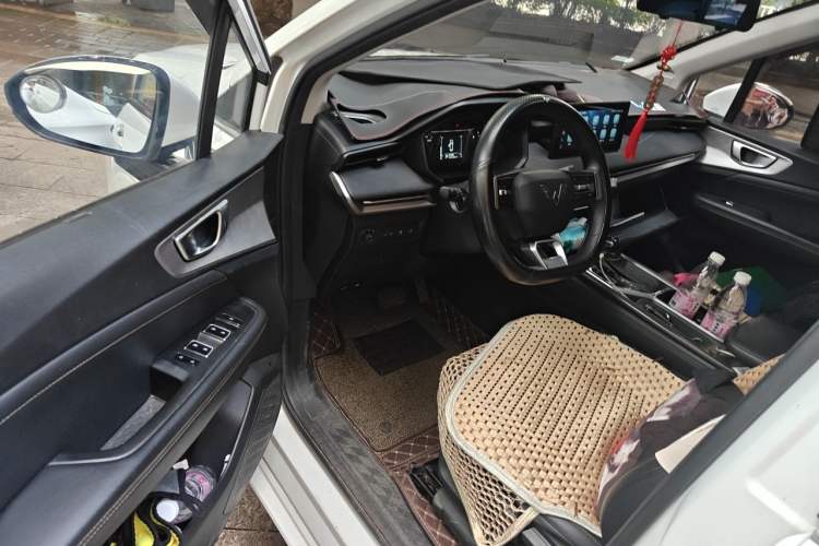 Used Wuling Jiachen 2022 1.5T CVT Smart Luxury Version Driver Seat