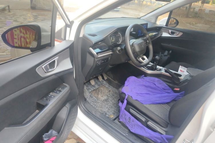 Used Wuling Jiachen 2022 1.5L Manual Enjoyment Elite Model Driver Seat