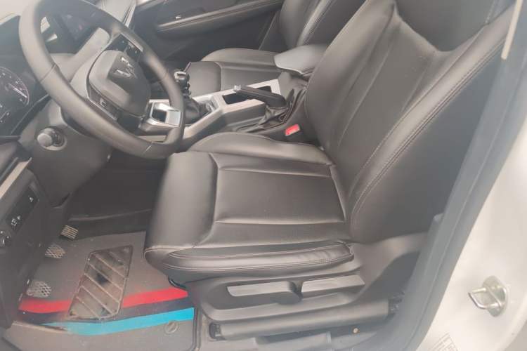 Used Wuling Jiachen 2022 1.5L Manual Light Comfort Edition Driver Seat