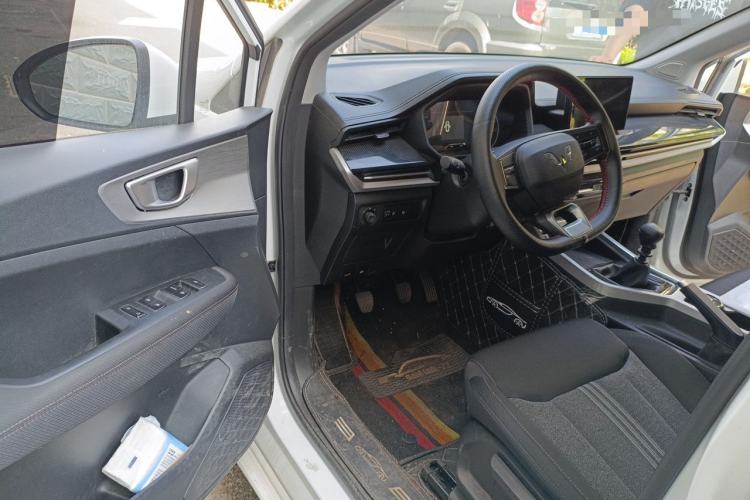 Used Wuling Jiachen 2022 1.5L Manual Enjoyment Elite Model Driver Seat