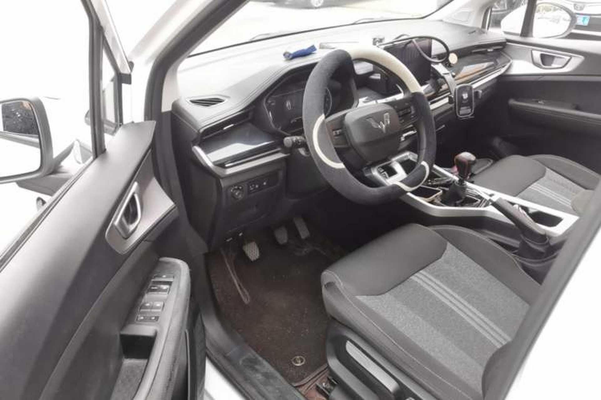 Used Wuling Jiachen 2022 1.5L Manual Enjoyment Elite Model Driver Seat