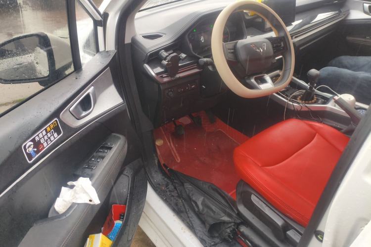 Used Wuling Jiachen 2022 1.5L Manual Enjoyment Elite Model Driver Seat