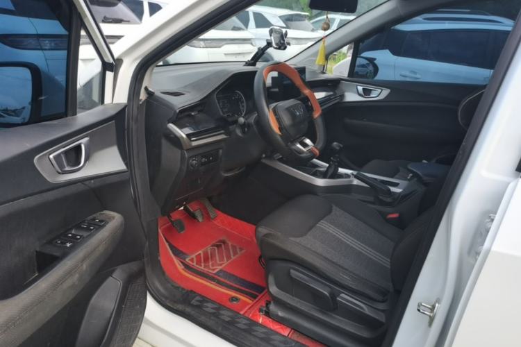 Used Wuling Jiachen 2022 1.5L Manual Enjoyment Elite Model Driver Seat