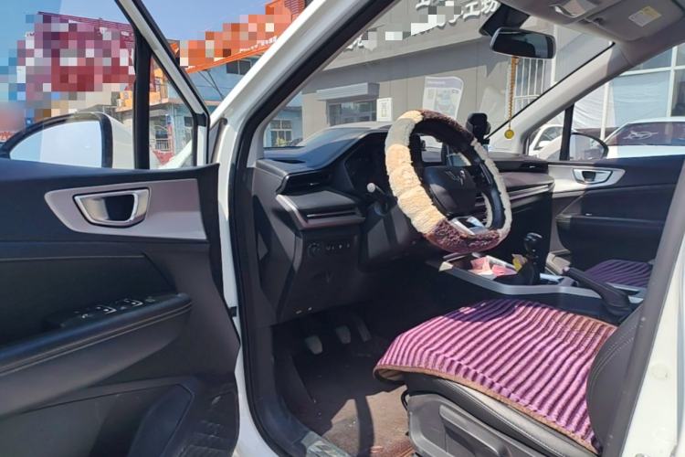 Used Wuling Jiachen 2022 1.5L Manual Comfort Edition Driver Seat