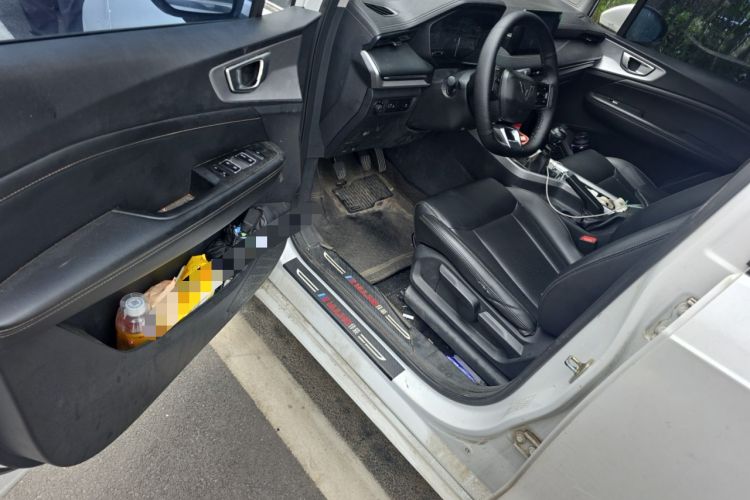 Used Wuling Jiachen 2022 1.5T Manual Comfort & Dynamic Version Driver Seat