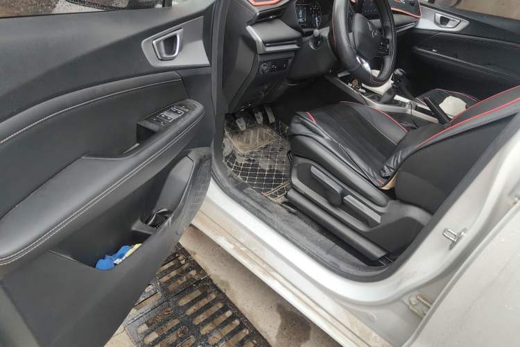Used Wuling Jiachen 2022 1.5T Manual Light Enjoyment Dynamic Version Driver Seat