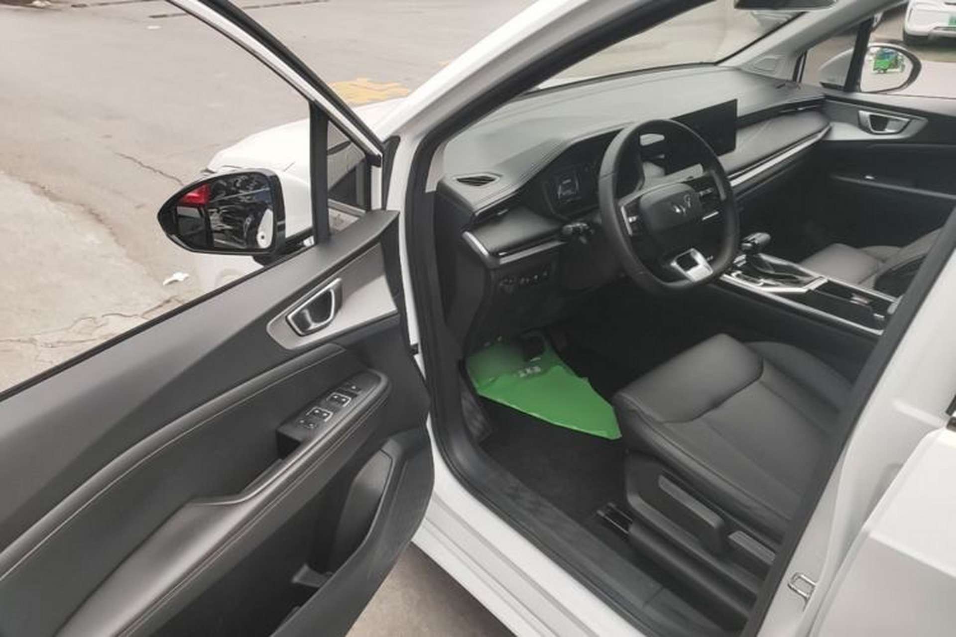 Used Wuling Jiachen 2022 1.5T CVT Smart Luxury Version Driver Seat