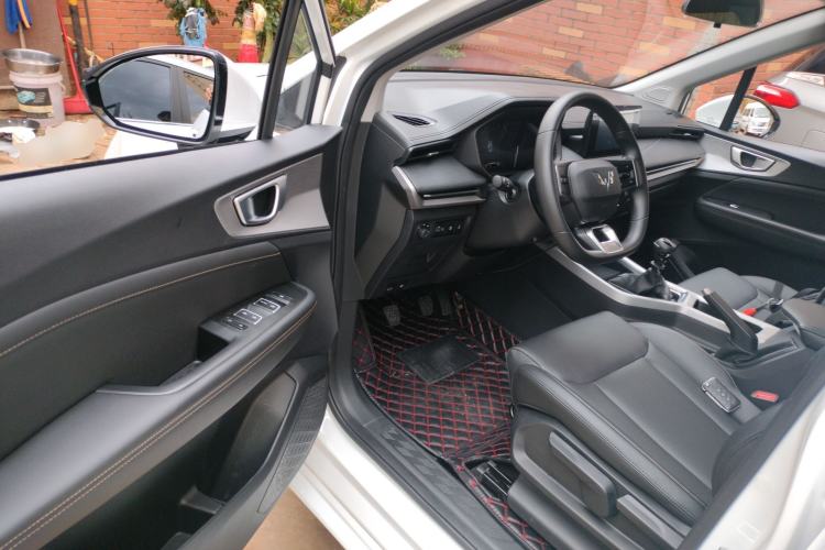 Used Wuling Jiachen 2022 1.5T Manual Comfort & Dynamic Version Driver Seat