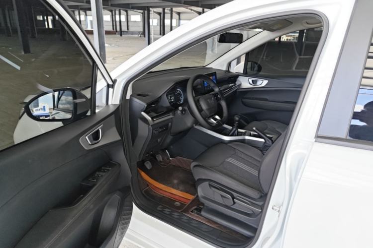 Used Wuling Jiachen 2022 1.5L Manual Enjoyment Elite Model Driver Seat