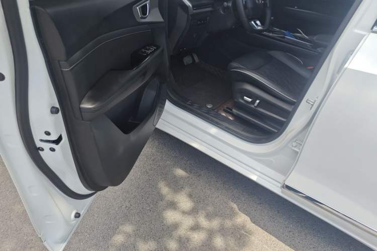 Used Wuling Jiachen 2022 1.5T CVT Deluxe Flagship Edition Driver Seat