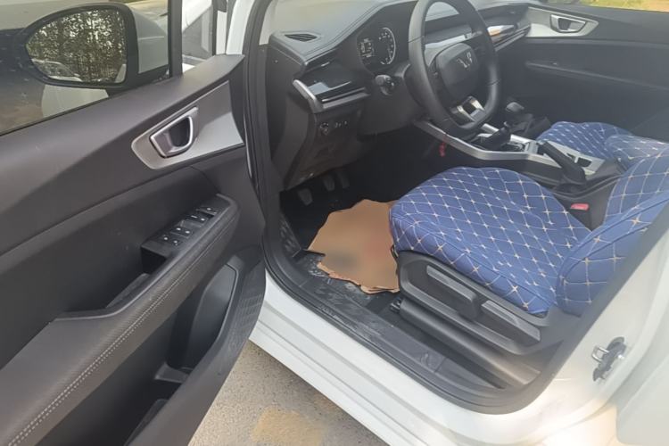 Used Wuling Jiachen 2022 1.5L Manual Enjoyment Elite Model Driver Seat