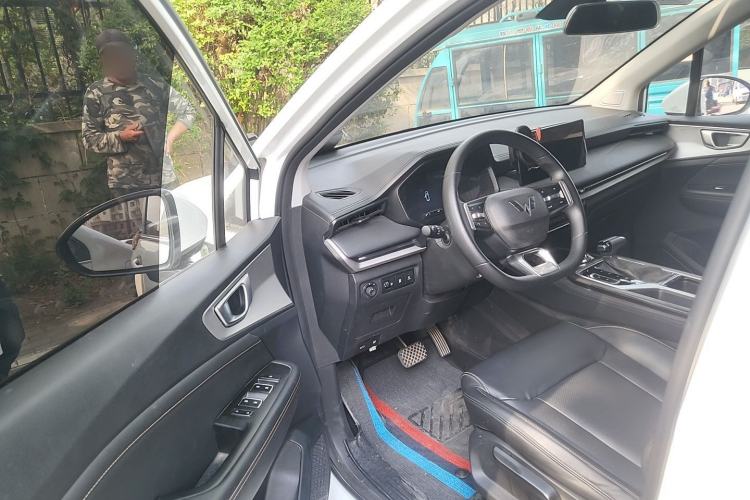 Used Wuling Jiachen 2022 1.5T CVT Smart Luxury Version Driver Seat