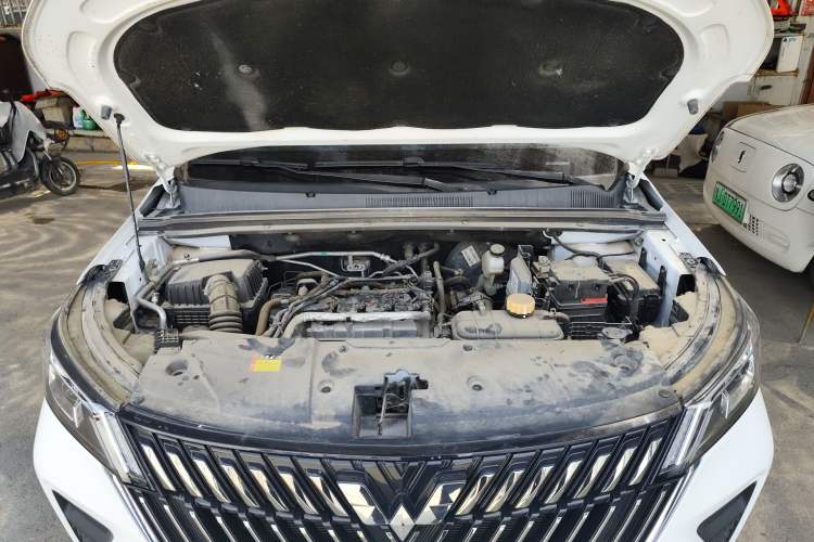 Used Wuling Jiachen 2022 1.5T Manual Comfort & Dynamic Version Engine Bay
