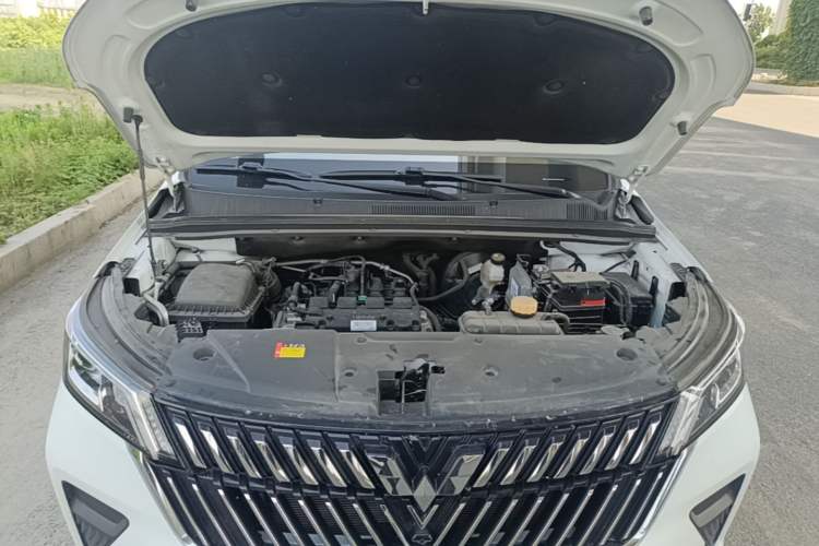 Used Wuling Jiachen 2022 1.5L Manual Light Comfort Edition Engine Bay