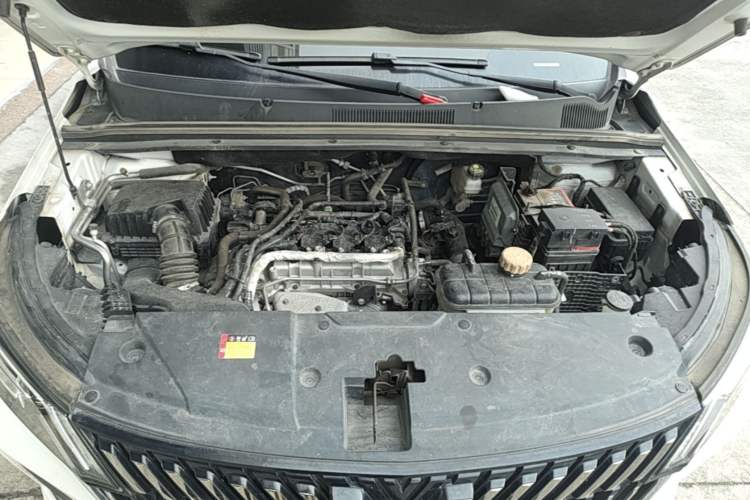 Used Wuling Jiachen 2022 1.5T Manual Comfort & Dynamic Version Engine Bay