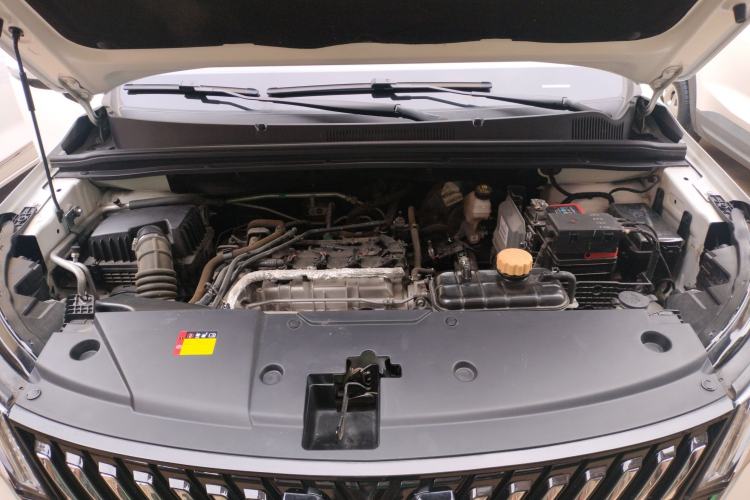 Used Wuling Jiachen 2022 1.5T Manual Comfort & Dynamic Version Engine Bay