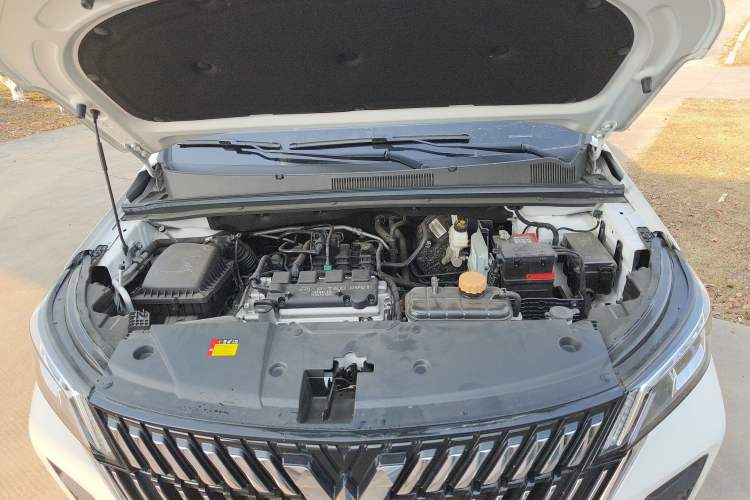 Used Wuling Jiachen 2022 1.5L Manual Comfort Edition Engine Bay