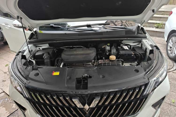 Used Wuling Jiachen 2022 1.5T CVT Smart Luxury Version Engine Bay