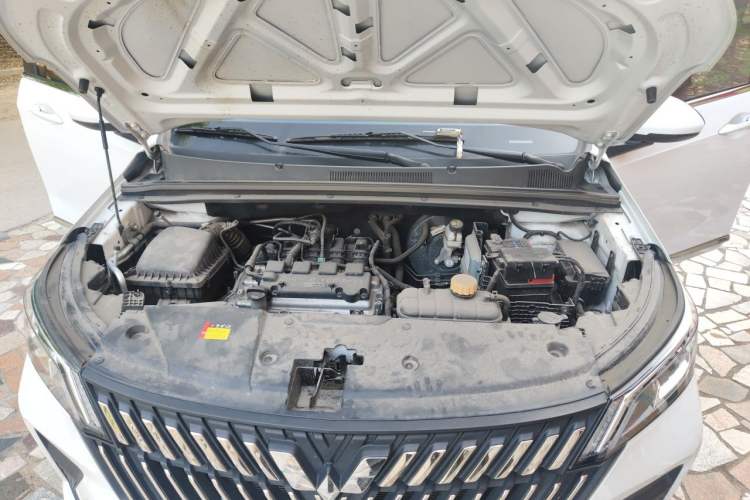 Used Wuling Jiachen 2022 1.5L Manual Enjoyment Elite Model Engine Bay