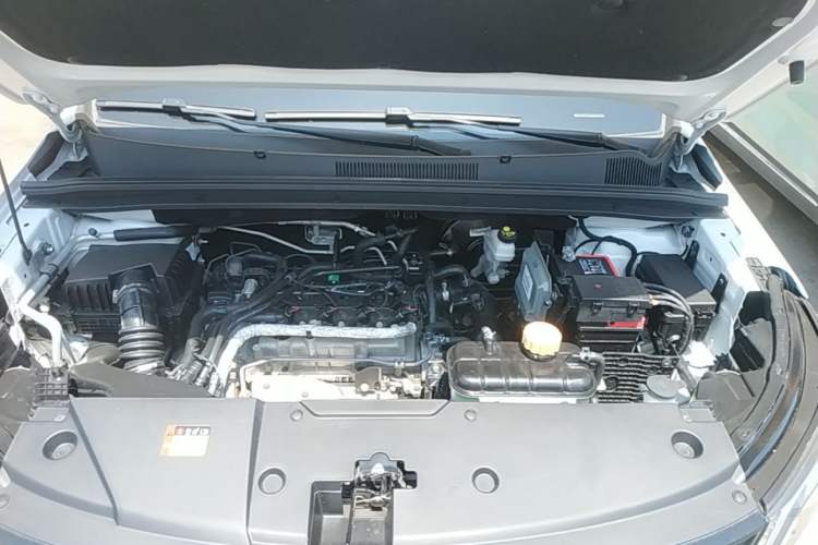 Used Wuling Jiachen 2022 1.5T Manual Comfort & Dynamic Version Engine Bay