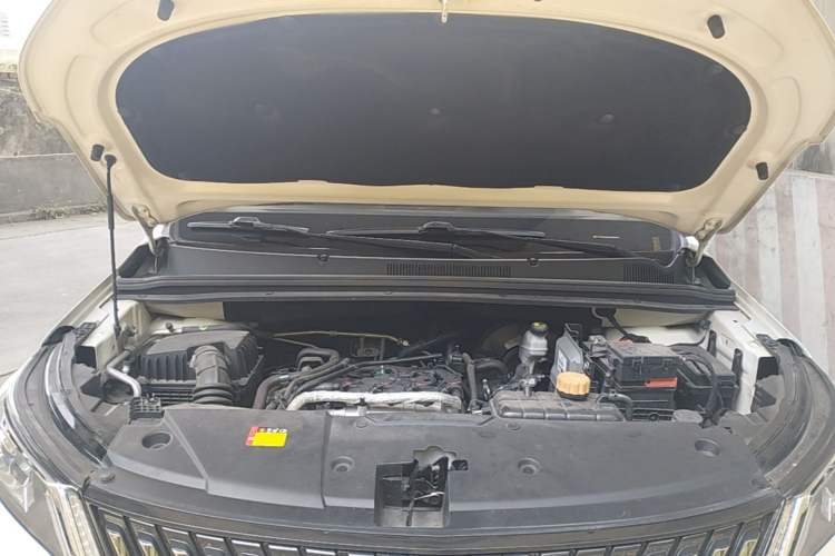 Used Wuling Jiachen 2022 1.5T Manual Comfort & Dynamic Version Engine Bay