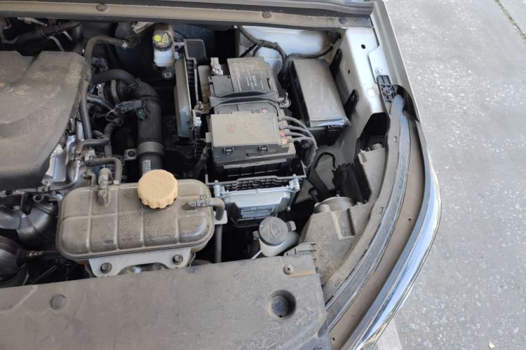 Used Wuling Jiachen 2022 1.5T CVT Smart Luxury Version Engine Bay Left