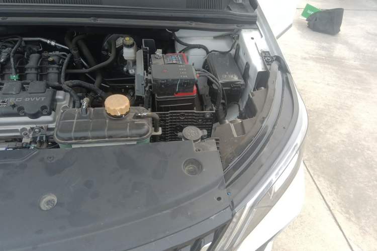 Used Wuling Jiachen 2022 1.5L Manual Comfort Edition Engine Bay Left