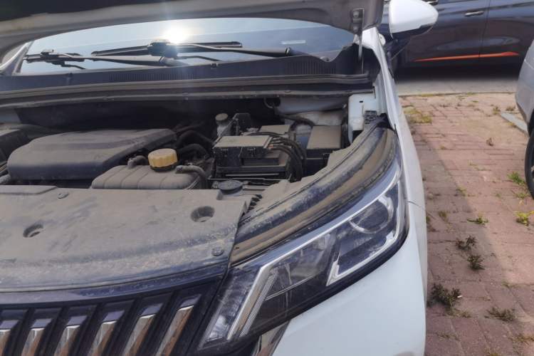 Used Wuling Jiachen 2022 1.5T CVT Smart Luxury Version Engine Bay Left
