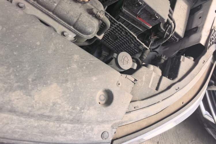 Used Wuling Jiachen 2022 1.5L Manual Light Comfort Edition Engine Bay Left