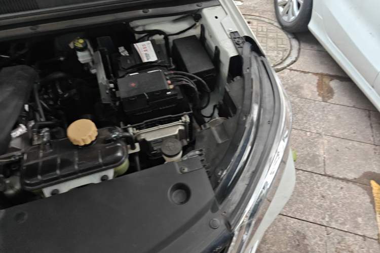 Used Wuling Jiachen 2022 1.5T CVT Smart Luxury Version Engine Bay Left