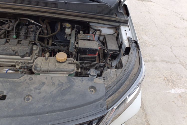 Used Wuling Jiachen 2022 1.5L Manual Light Comfort Edition Engine Bay Left