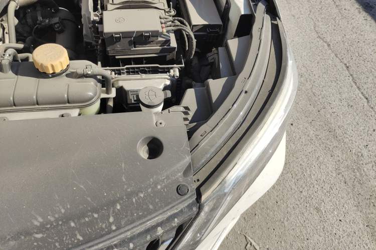 Used Wuling Jiachen 2022 1.5T CVT Deluxe Flagship Edition Engine Bay Left