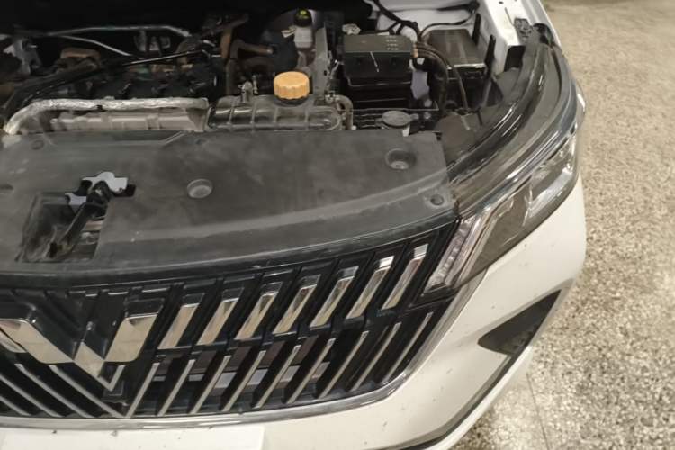 Used Wuling Jiachen 2022 1.5T Manual Comfort & Dynamic Version Engine Bay Left