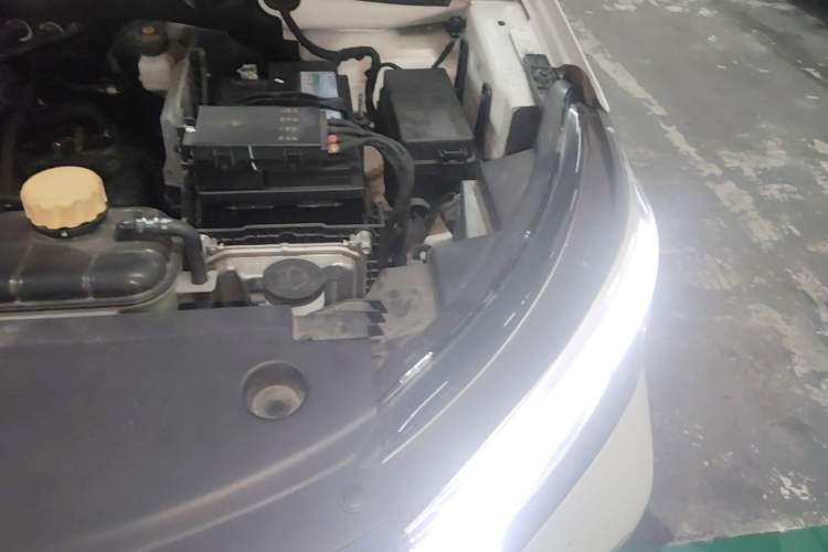 Used Wuling Jiachen 2022 1.5T CVT Deluxe Flagship Edition Engine Bay Left
