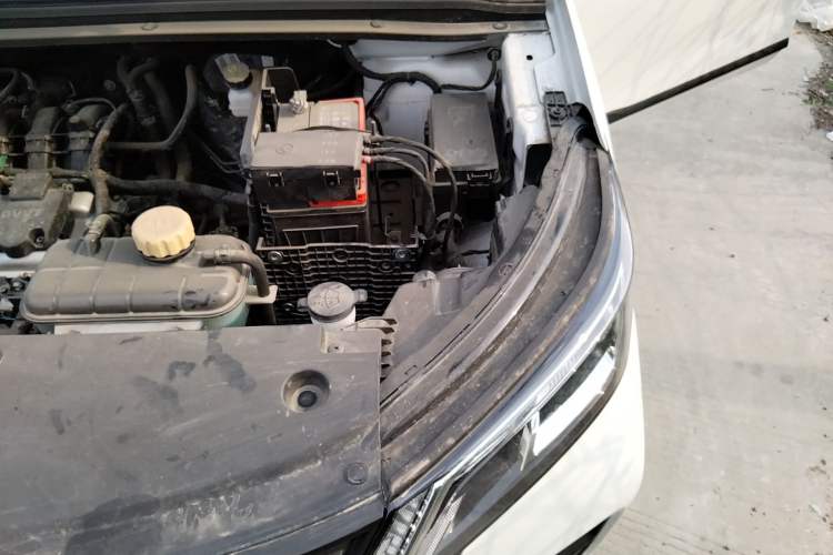 Used Wuling Jiachen 2022 1.5L Manual Enjoyment Elite Model Engine Bay Left