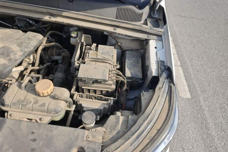 Used Wuling Jiachen 2022 1.5T CVT Smart Luxury Version Engine Bay Left