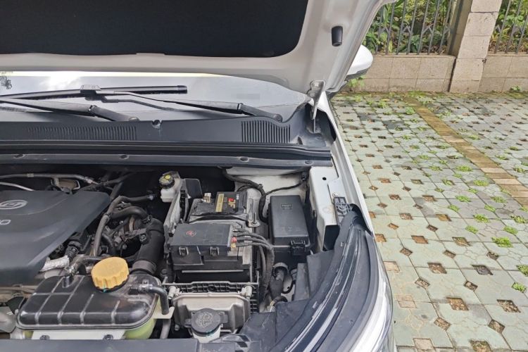 Used Wuling Jiachen 2022 1.5T CVT Deluxe Flagship Edition Engine Bay Left