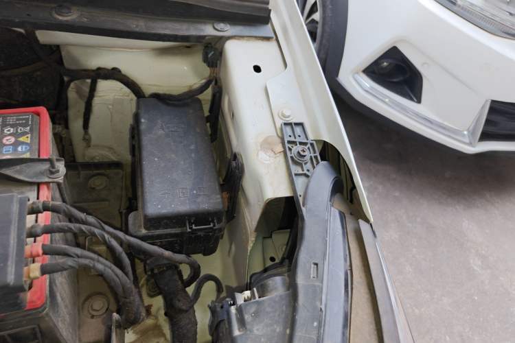 Used Wuling Jiachen 2022 1.5T Manual Light Enjoyment Dynamic Version Engine Bay Left