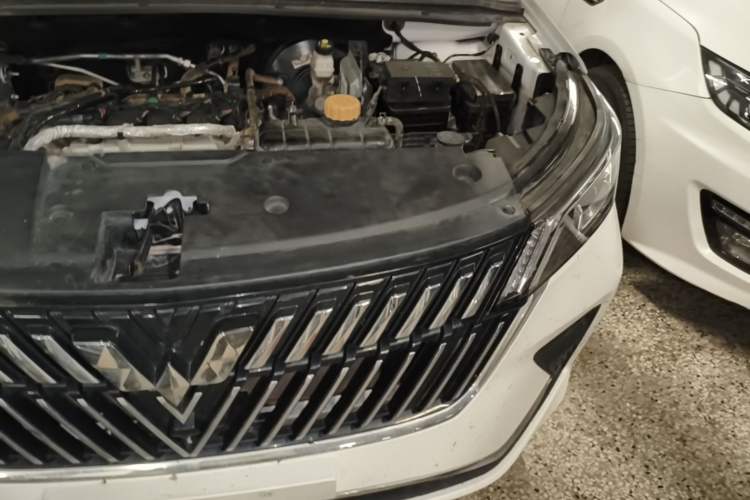 Used Wuling Jiachen 2022 1.5T Manual Comfort & Dynamic Version Engine Bay Left